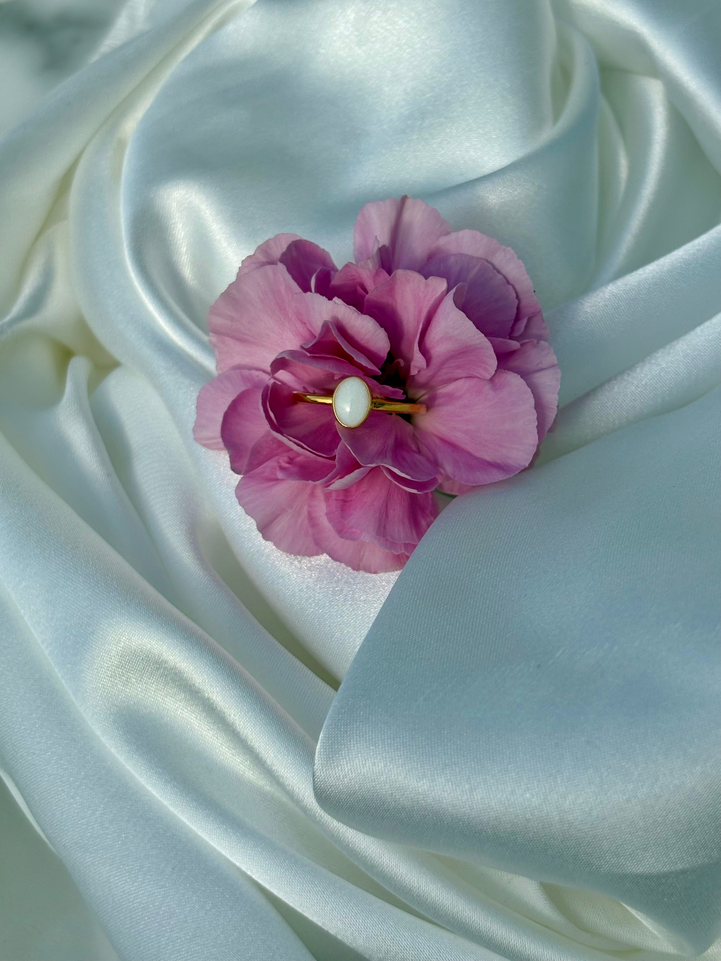 Minimalist Oval Memorial Ring – Ashes or Breastmilk Keepsake