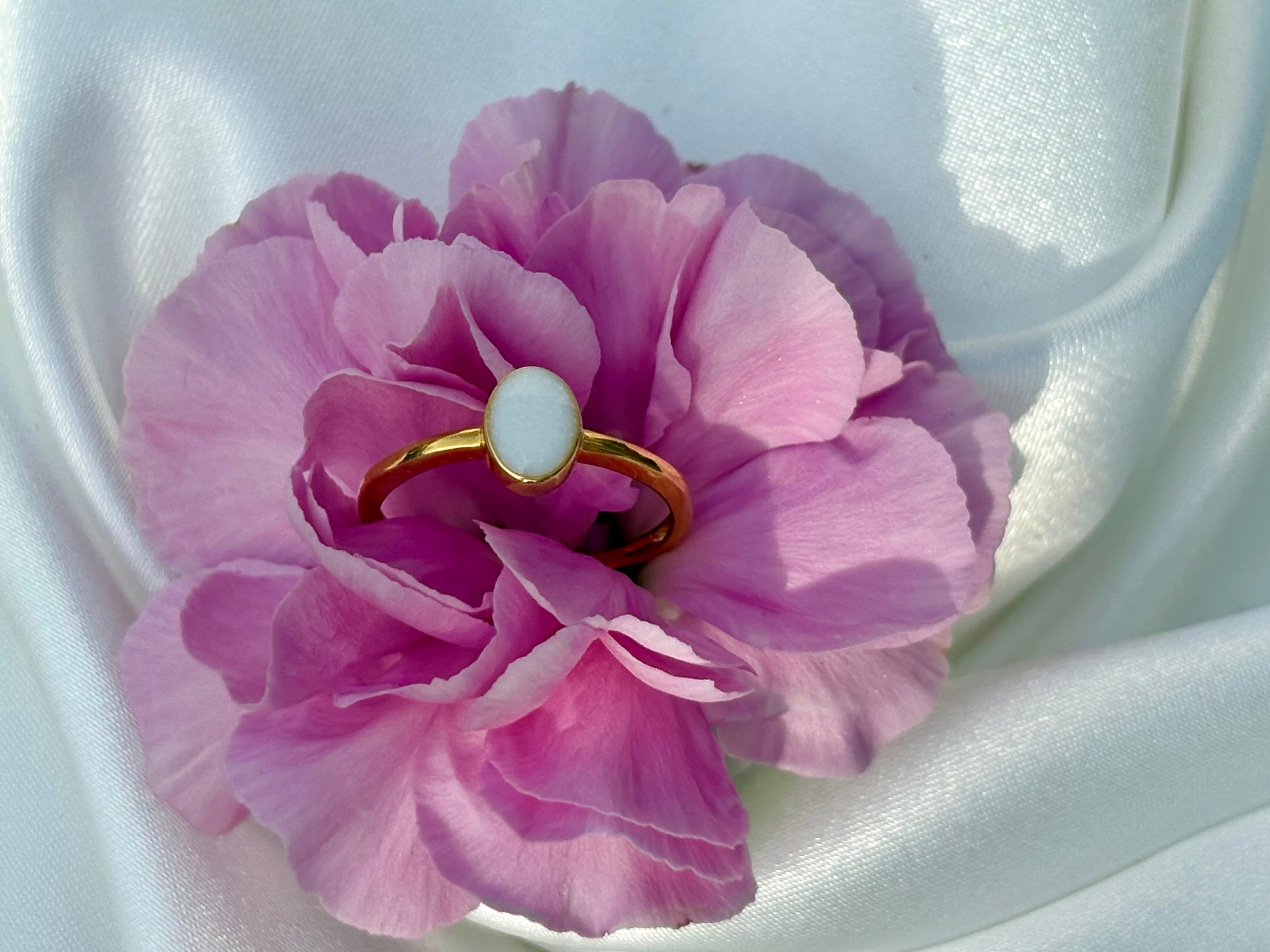 Minimalist Oval Memorial Ring – Ashes or Breastmilk Keepsake