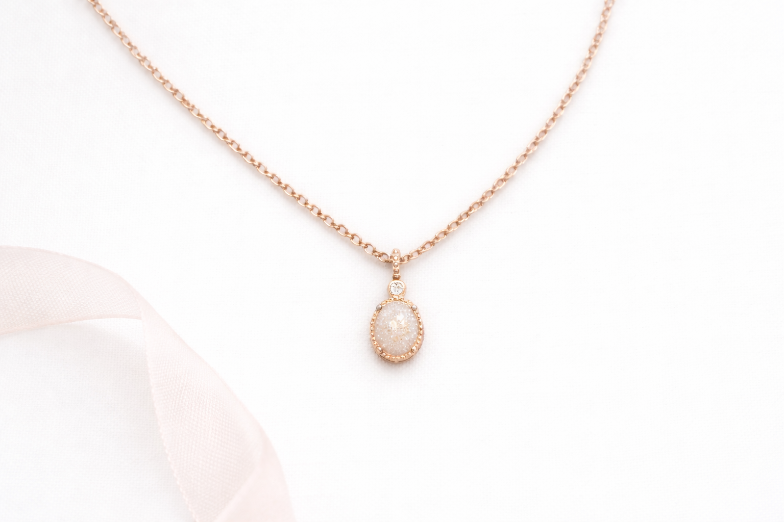 Vintage Oval Memorial Necklace – Ashes Keepsake Jewelry