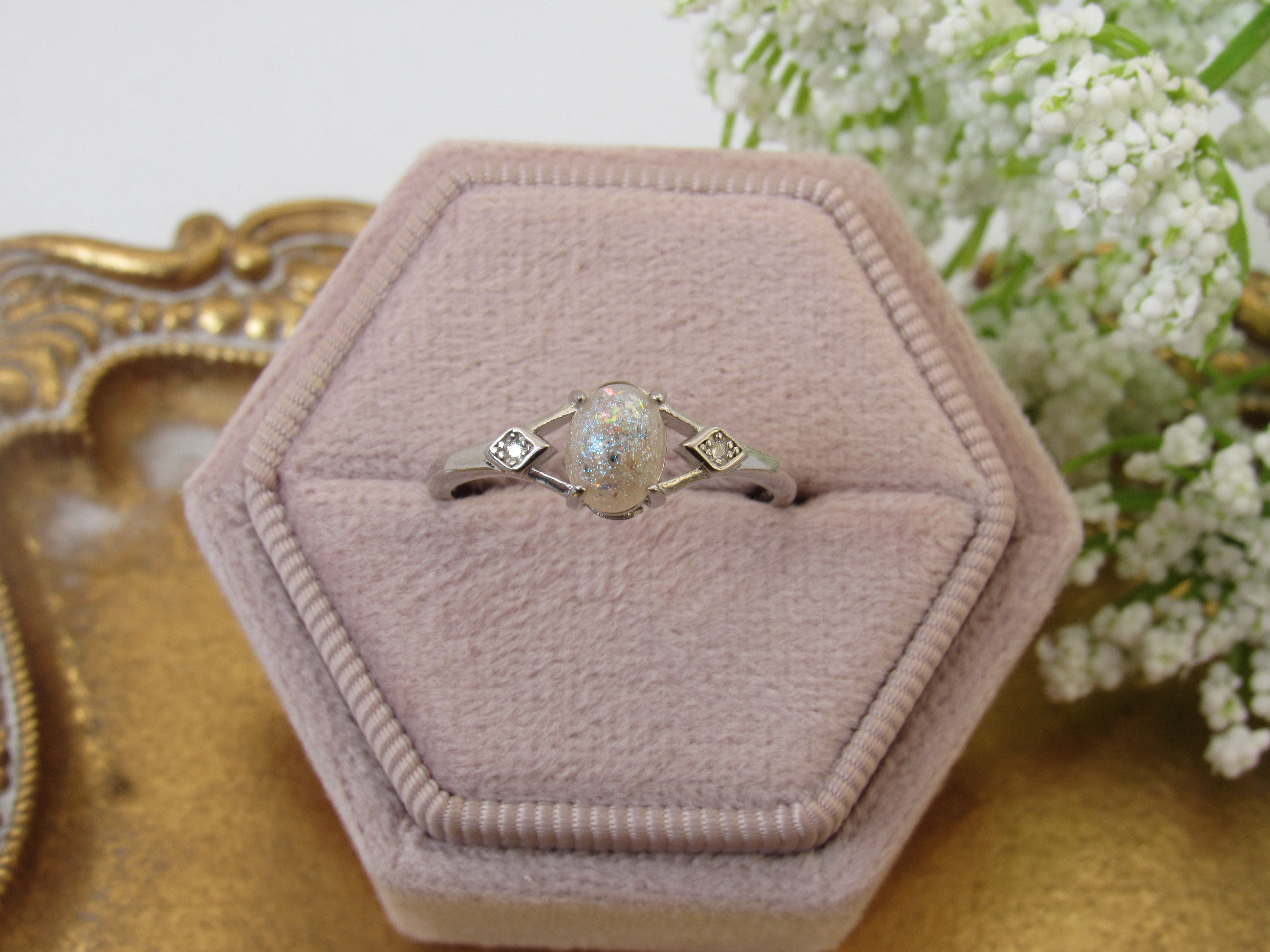 Simply Oval Ring - Minimalist Keepsake Ring for Ashes or Breastmilk