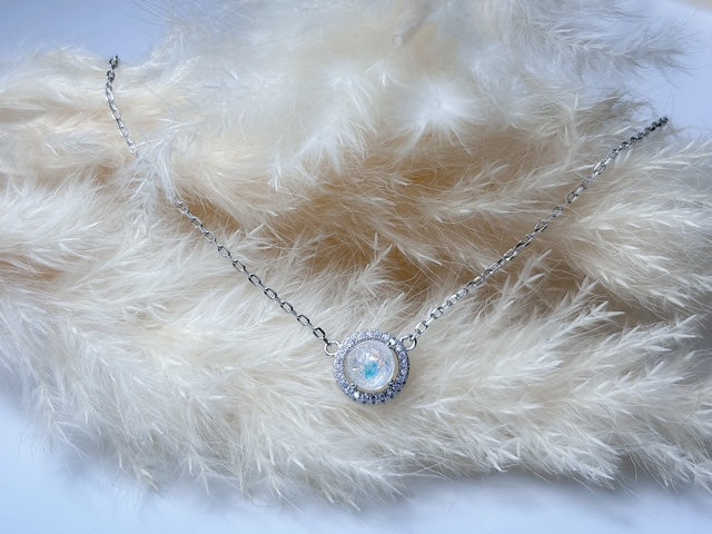 Custom memorial jewelry with ashes inclusion