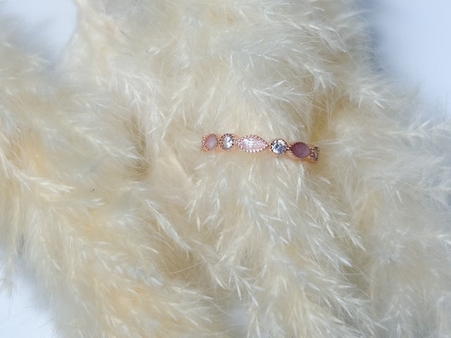 Custom memorial jewelry with ashes inclusion