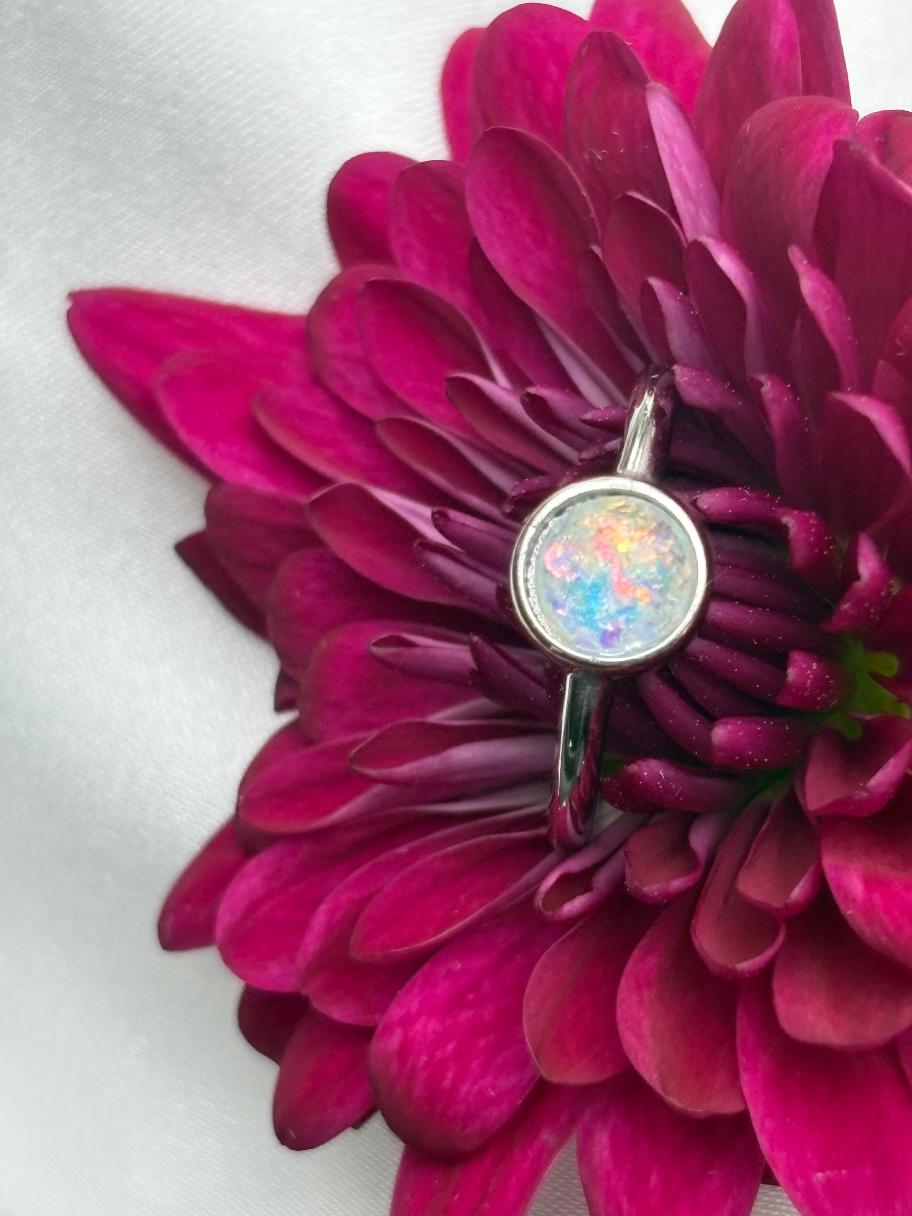 Vincent Ring - Memorial Ring for Ashes, Breastmilk, Cremation, Hair