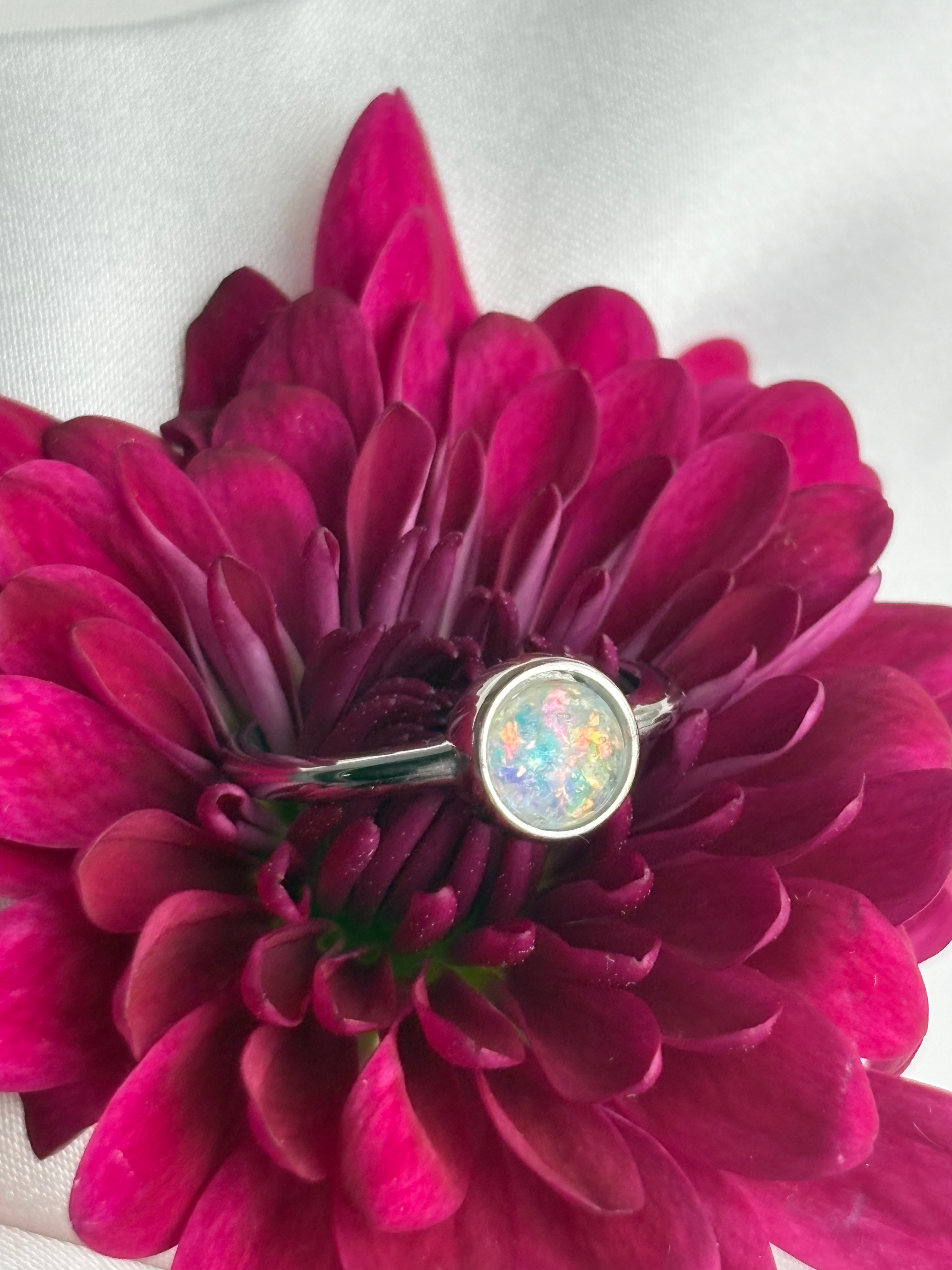 Vincent Ring - Memorial Ring for Ashes, Breastmilk, Cremation, Hair