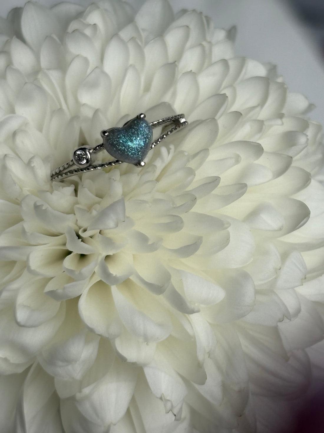 Custom memorial jewelry with ashes inclusion