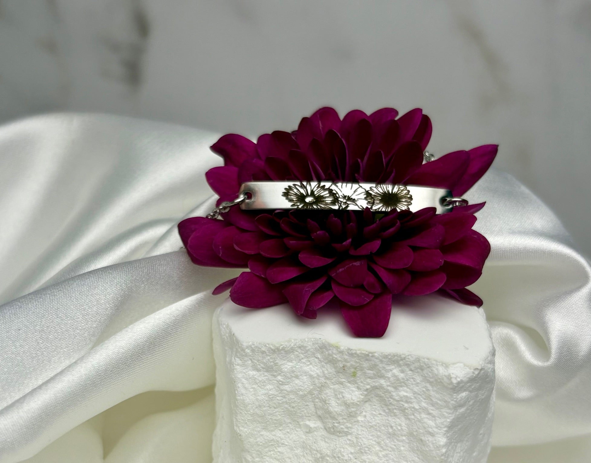 Birth Flower Bracelet - Custom Floral Jewelry Gift