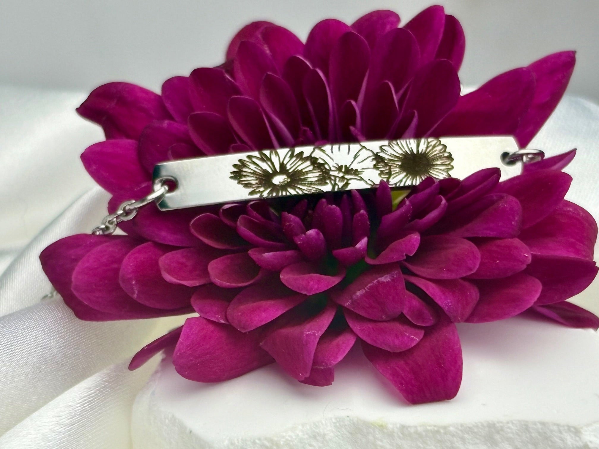 Birth Flower Bracelet - Custom Floral Jewelry Gift