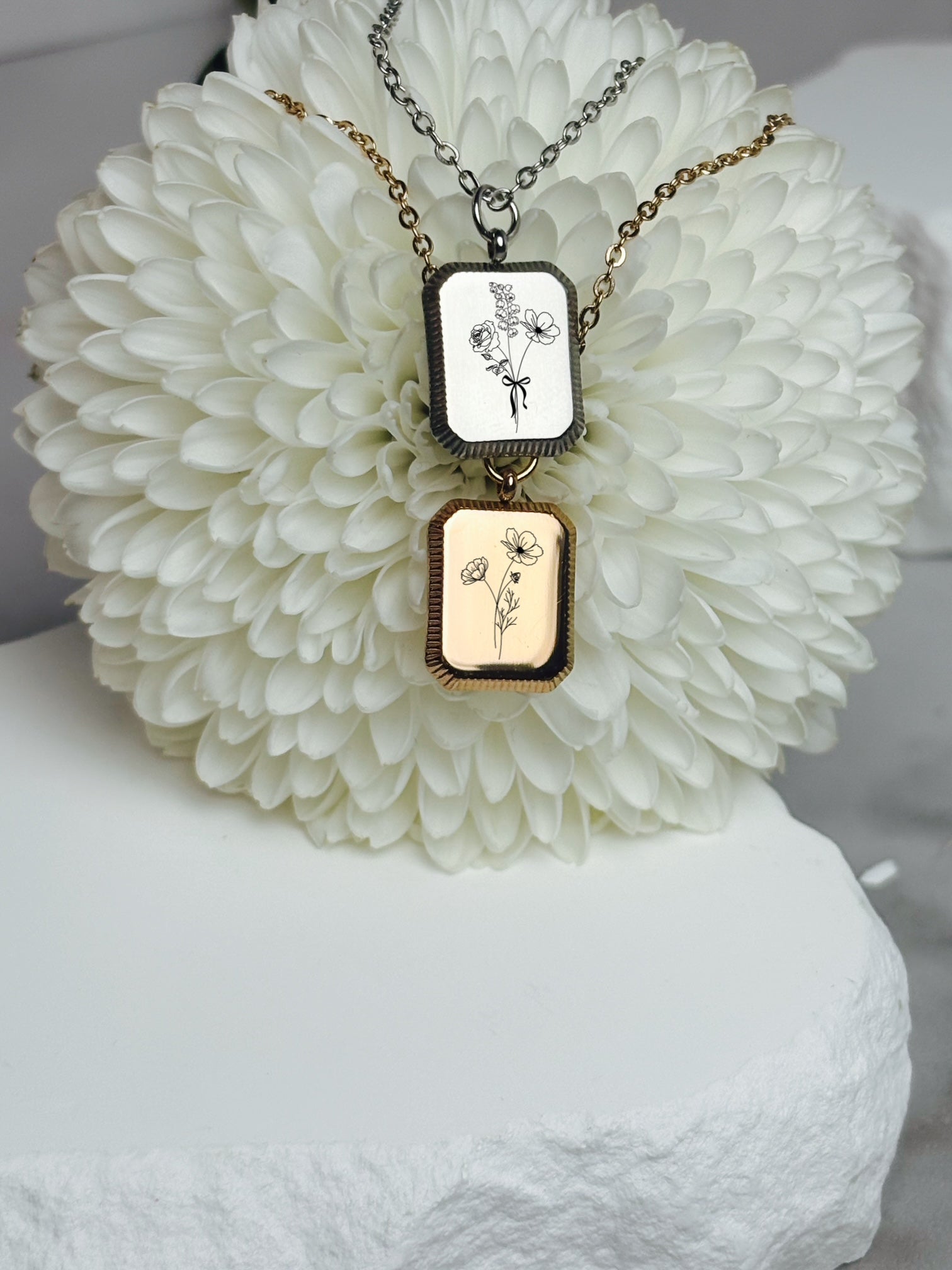 Birth Flower Necklace - Personalized Jewelry