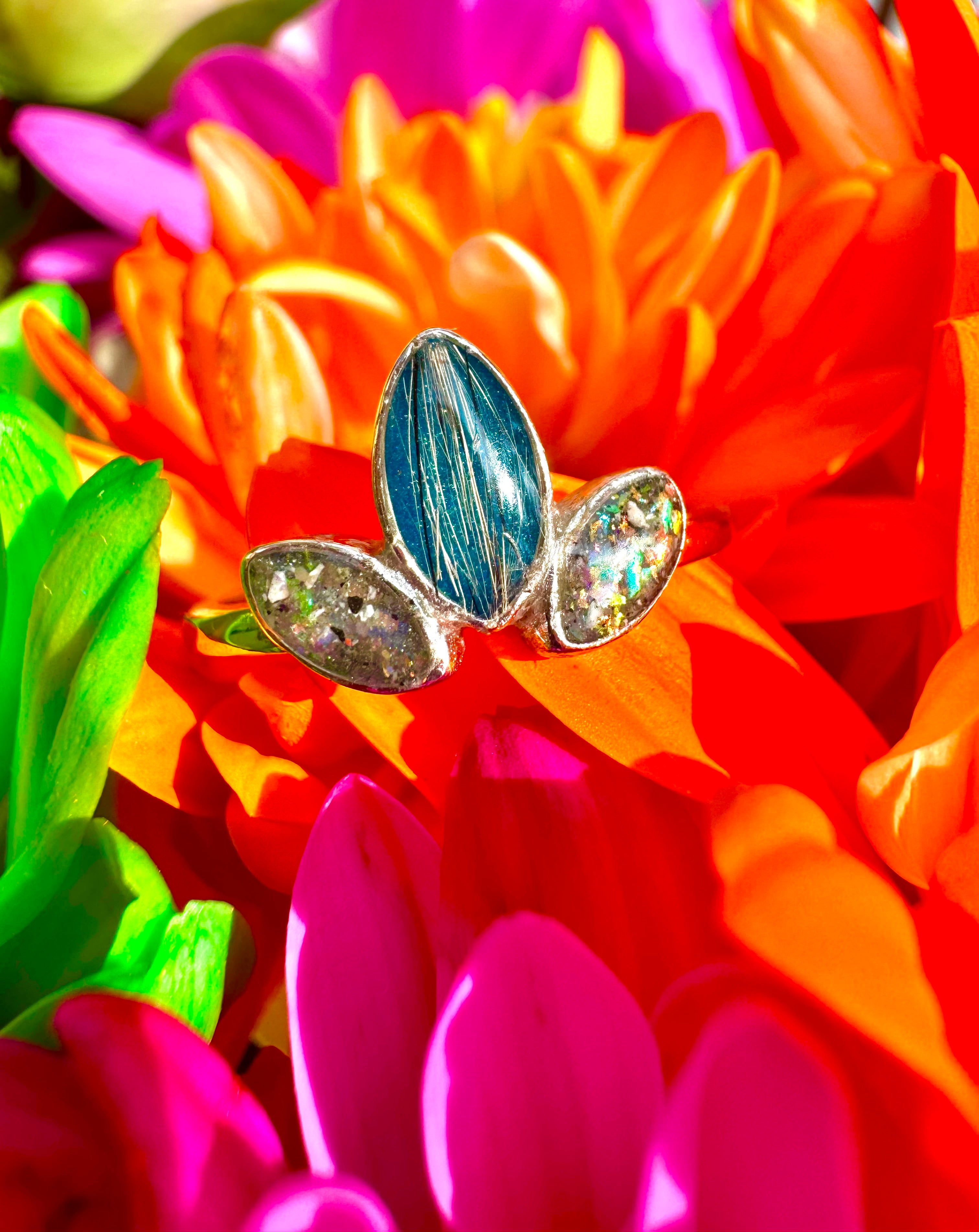 Trinity Bloom Memorial Ring - Custom Ashes Ring - Cremation Keepsake Jewelry