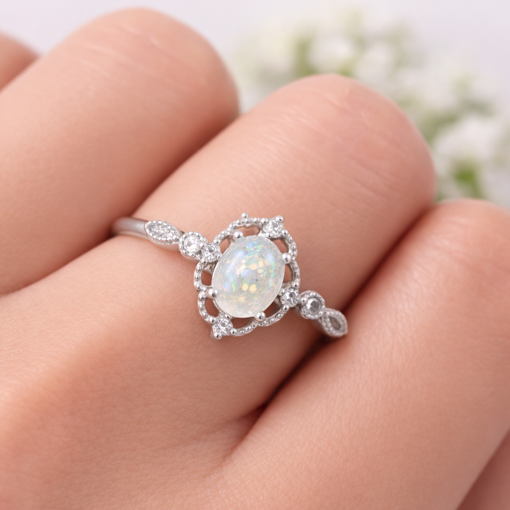 Vintage Oval Ring - Vintage-Inspired Keepsake with Ashes