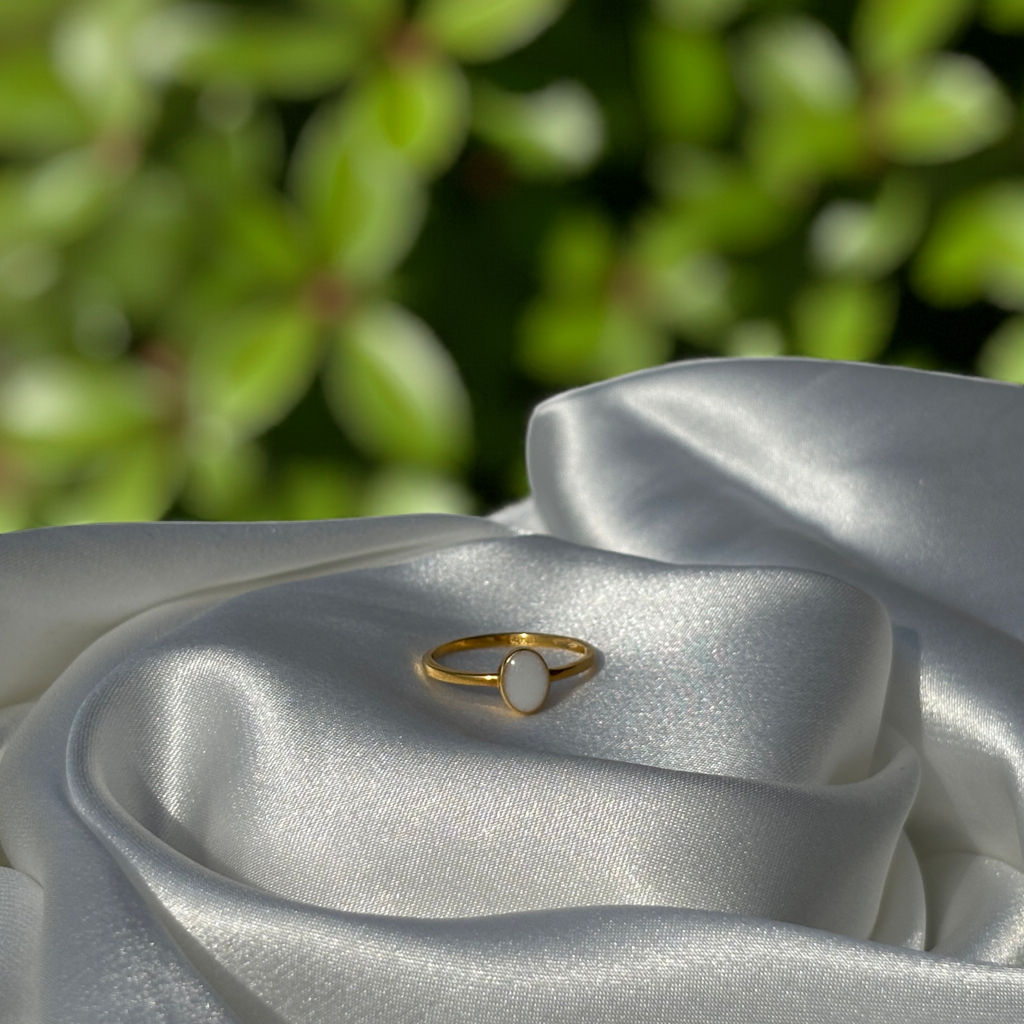 Minimalist Oval Memorial Ring – Ashes or Breastmilk Keepsake